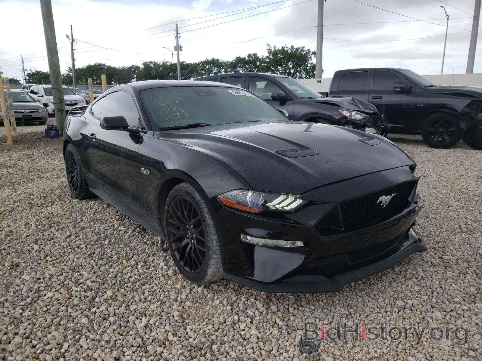 Photo 1FA6P8CF8J5137458 - FORD MUSTANG 2018