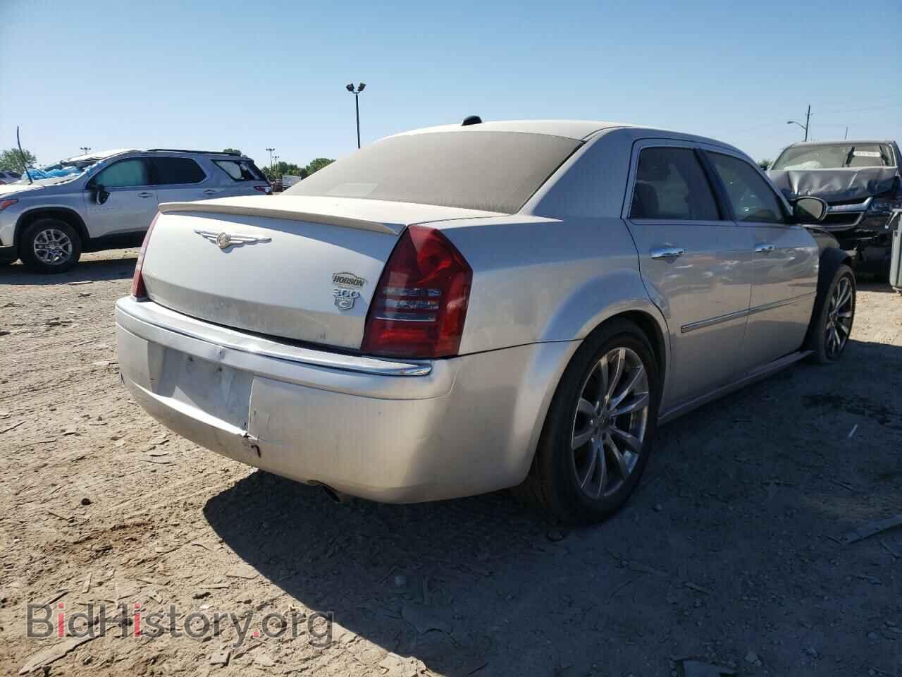 2006 CHRYSLER 300 - VIN: 2C3KA63H26H196865 - Фото 4