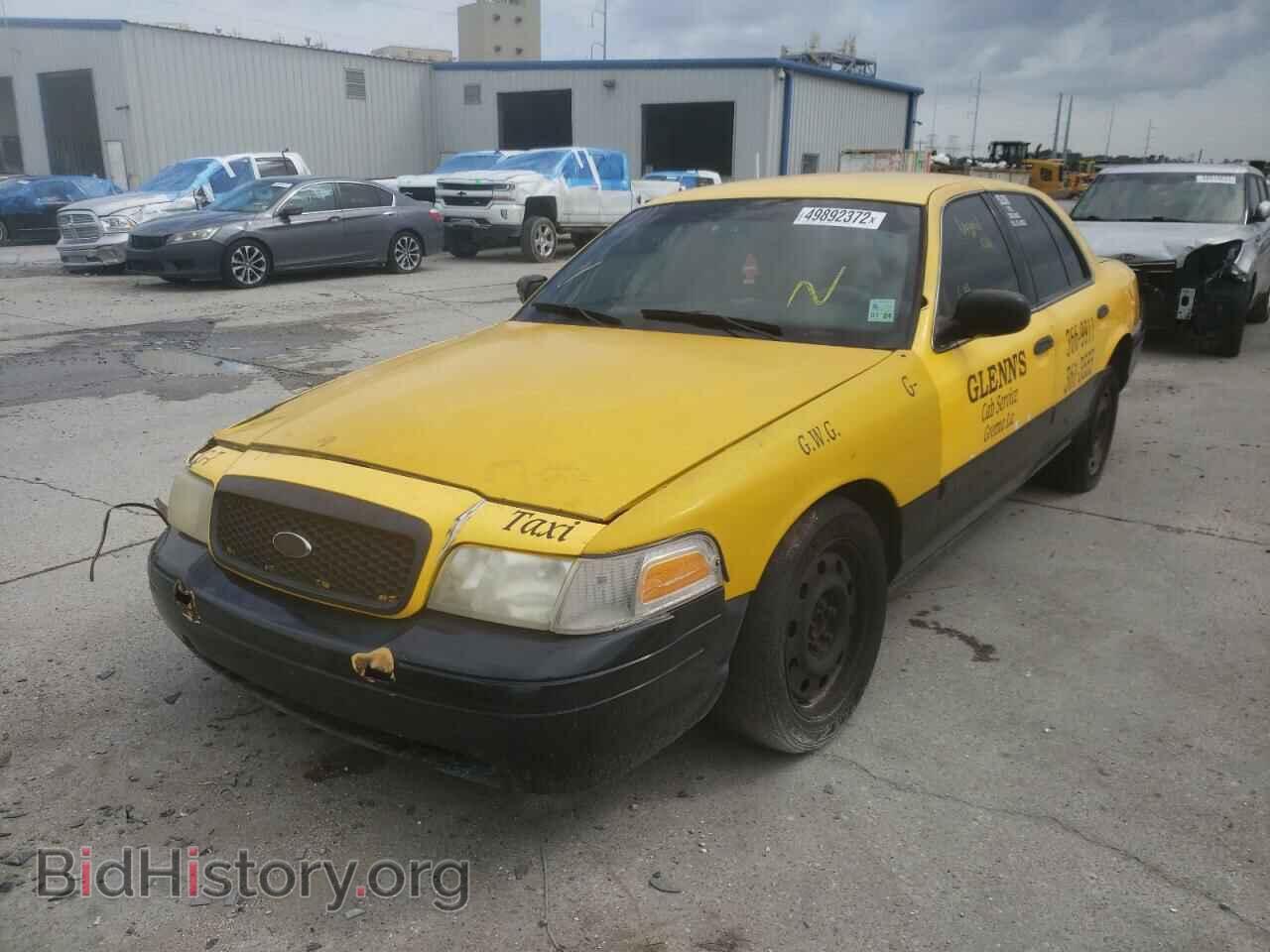 2011 FORD CROWN VIC - VIN: 2FABP7BV4BX122179 - Фото 2