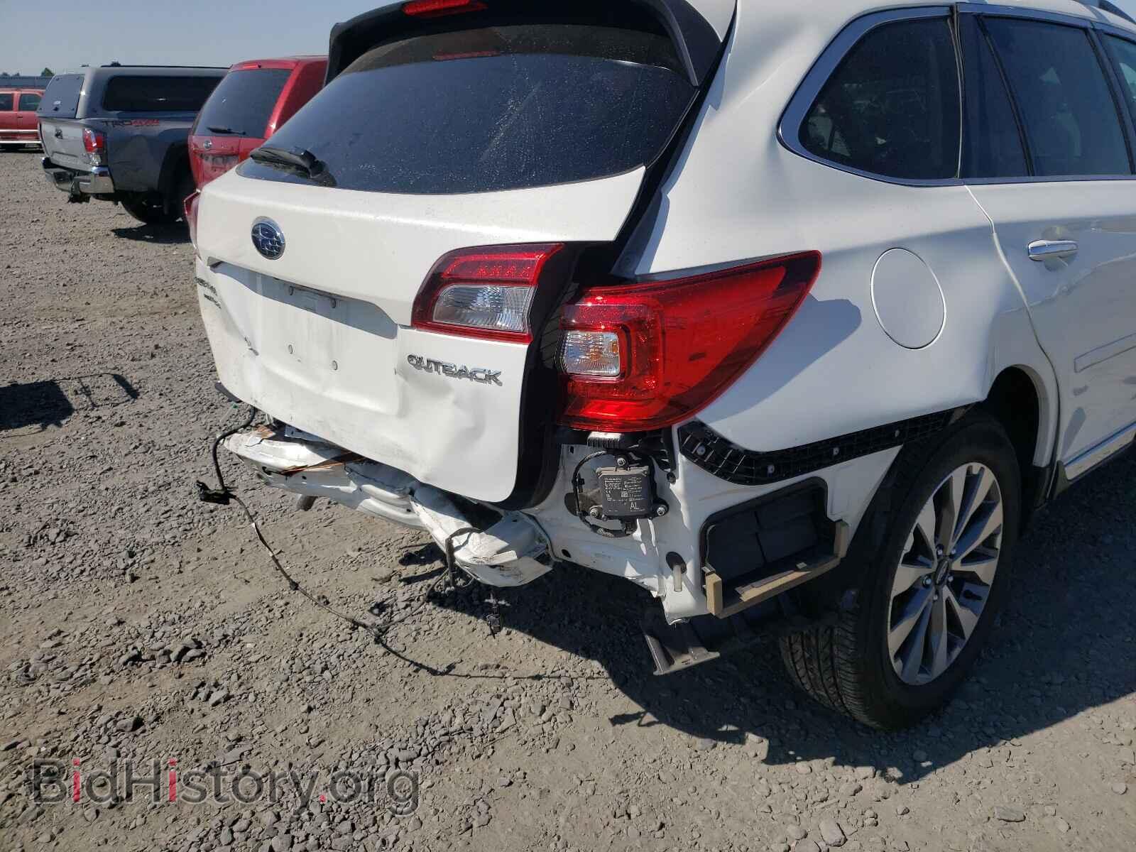 2018 SUBARU OUTBACK - VIN: 4S4BSATC9J3210932 - Фото 9