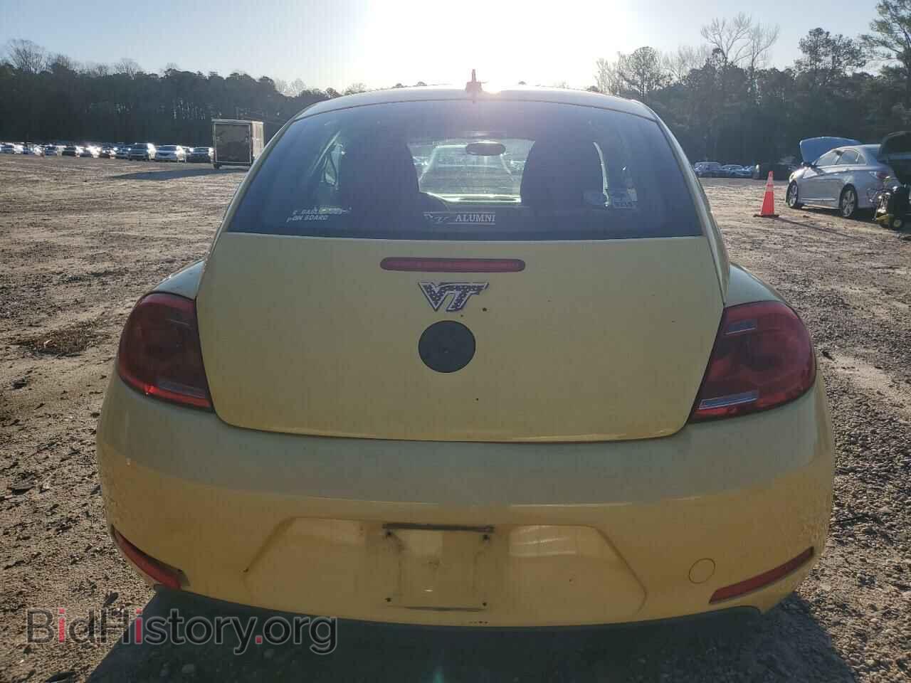 2012 VOLKSWAGEN BEETLE - VIN: 3VWJX7AT7CM648807 - Фото 6