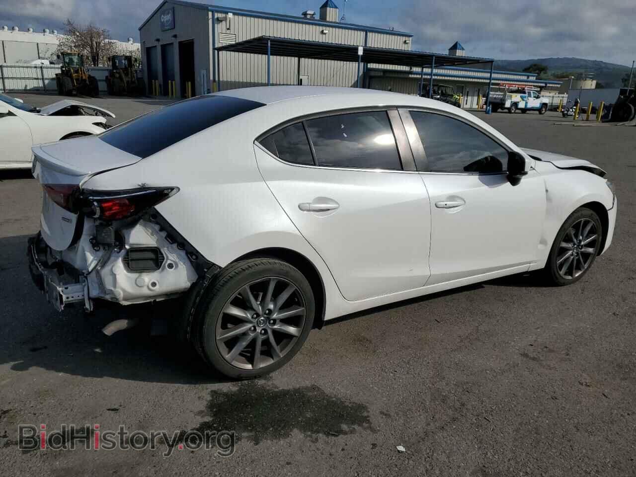 2018 MAZDA 3 - VIN: 3MZBN1V36JM275001 - Фото 3
