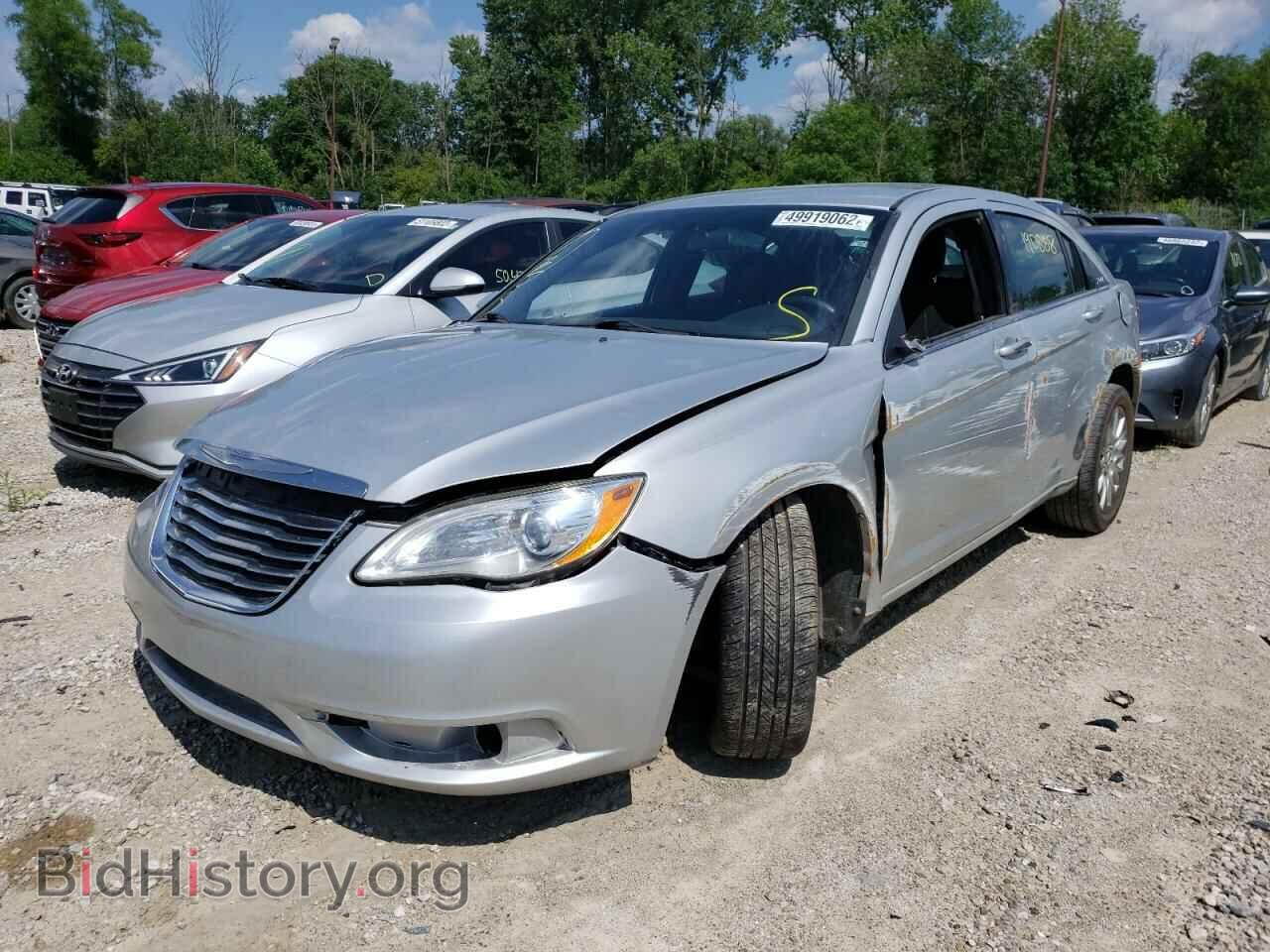 2012 CHRYSLER 200 - VIN: 1C3CCBAB1CN100572 - Фото 2