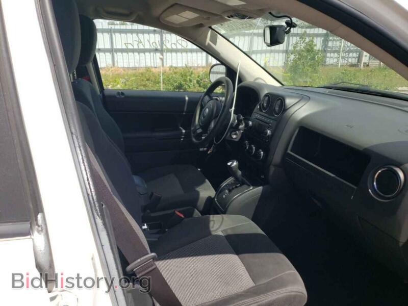 2011 Jeep COMPASS (VIN 1J4NF4FBXBD154709) — фото 5 из 10