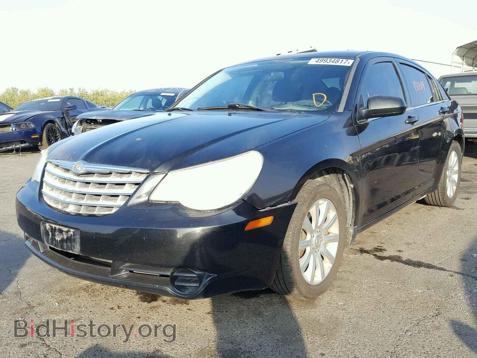 2010 CHRYSLER SEBRING - VIN: 1C3CC5FB8AN131017 - Фото 2