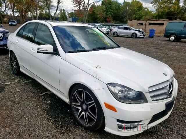 Photo WDDGF8AB8DR256115 - MERCEDES-BENZ C CLASS 2013