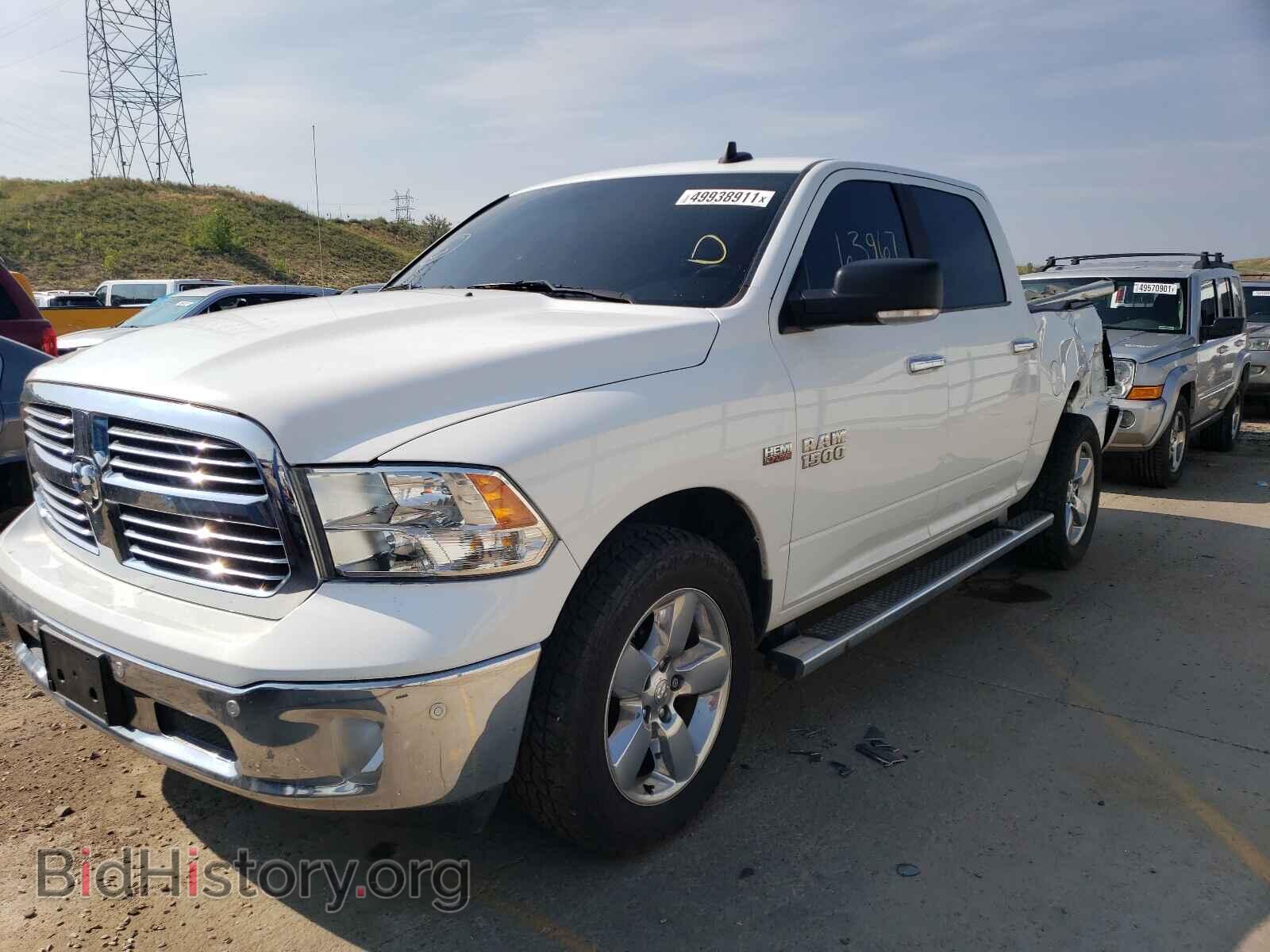 2017 RAM 1500 - VIN: 3C6RR7LT3HG742712 - Фото 2