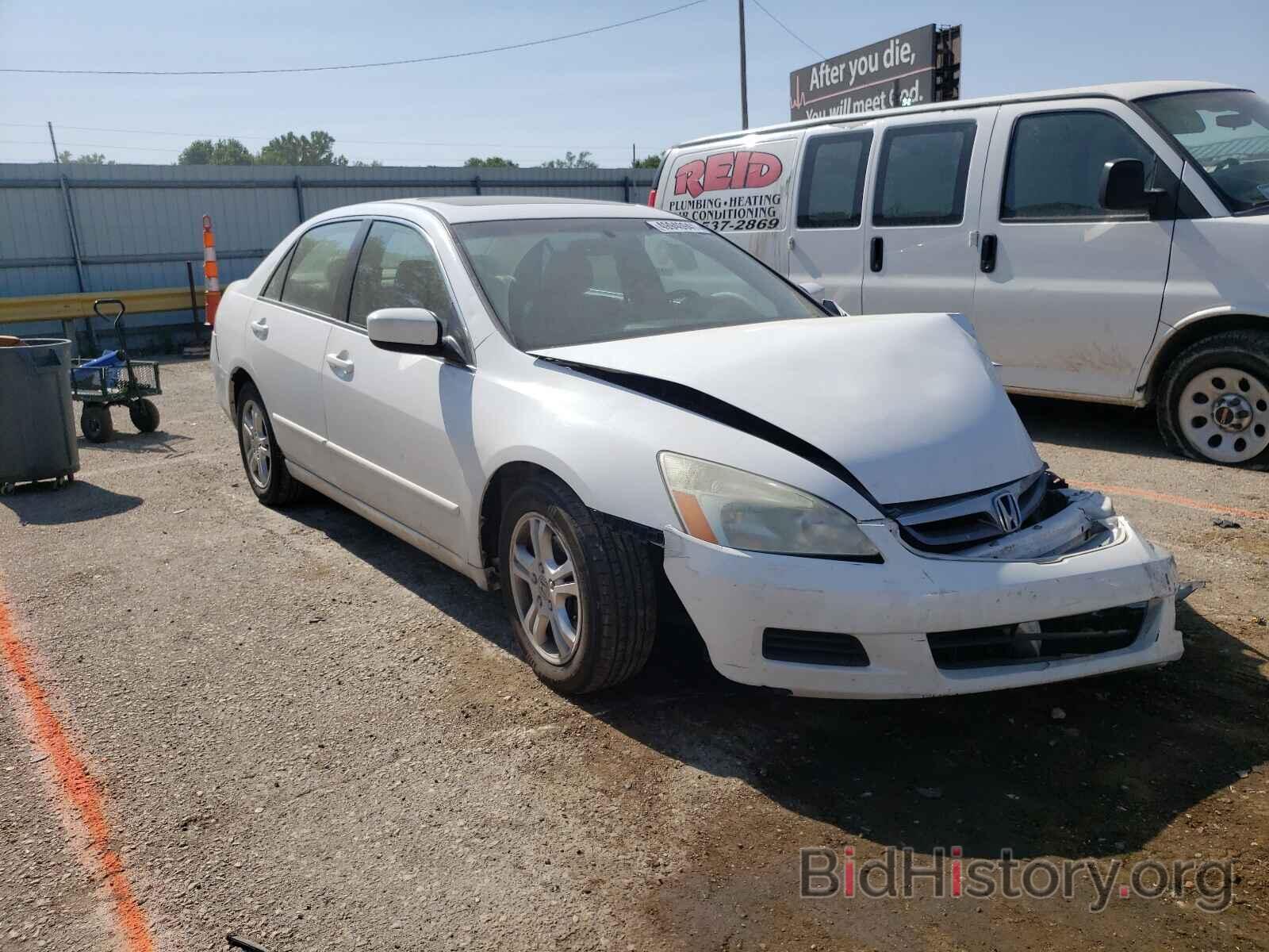 Photo 1HGCM56857A111810 - HONDA ACCORD 2007