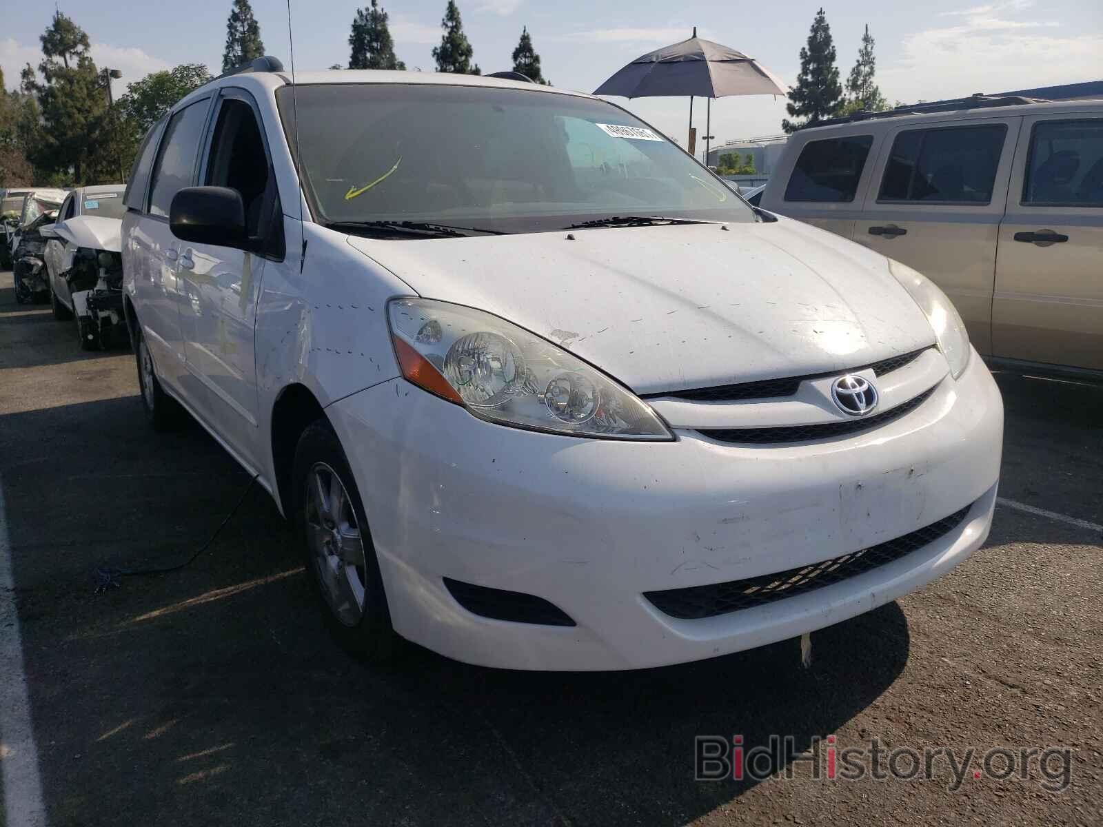 Фотография 5TDKK4CCXAS316181 - TOYOTA SIENNA 2010