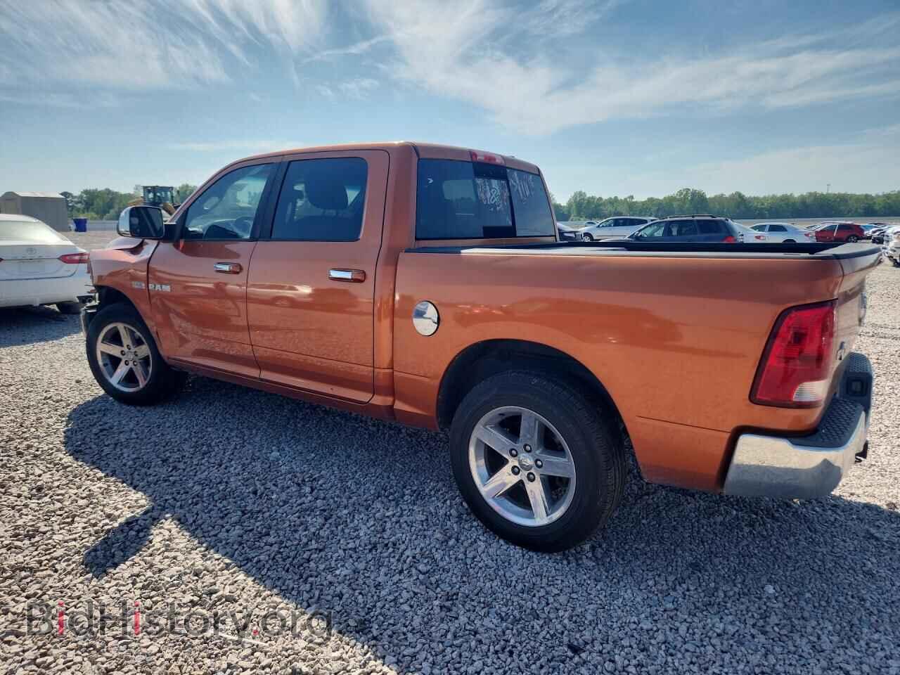 2010 DODGE RAM 1500 - VIN: 1D7RB1CT1AS166360 - Фото 2