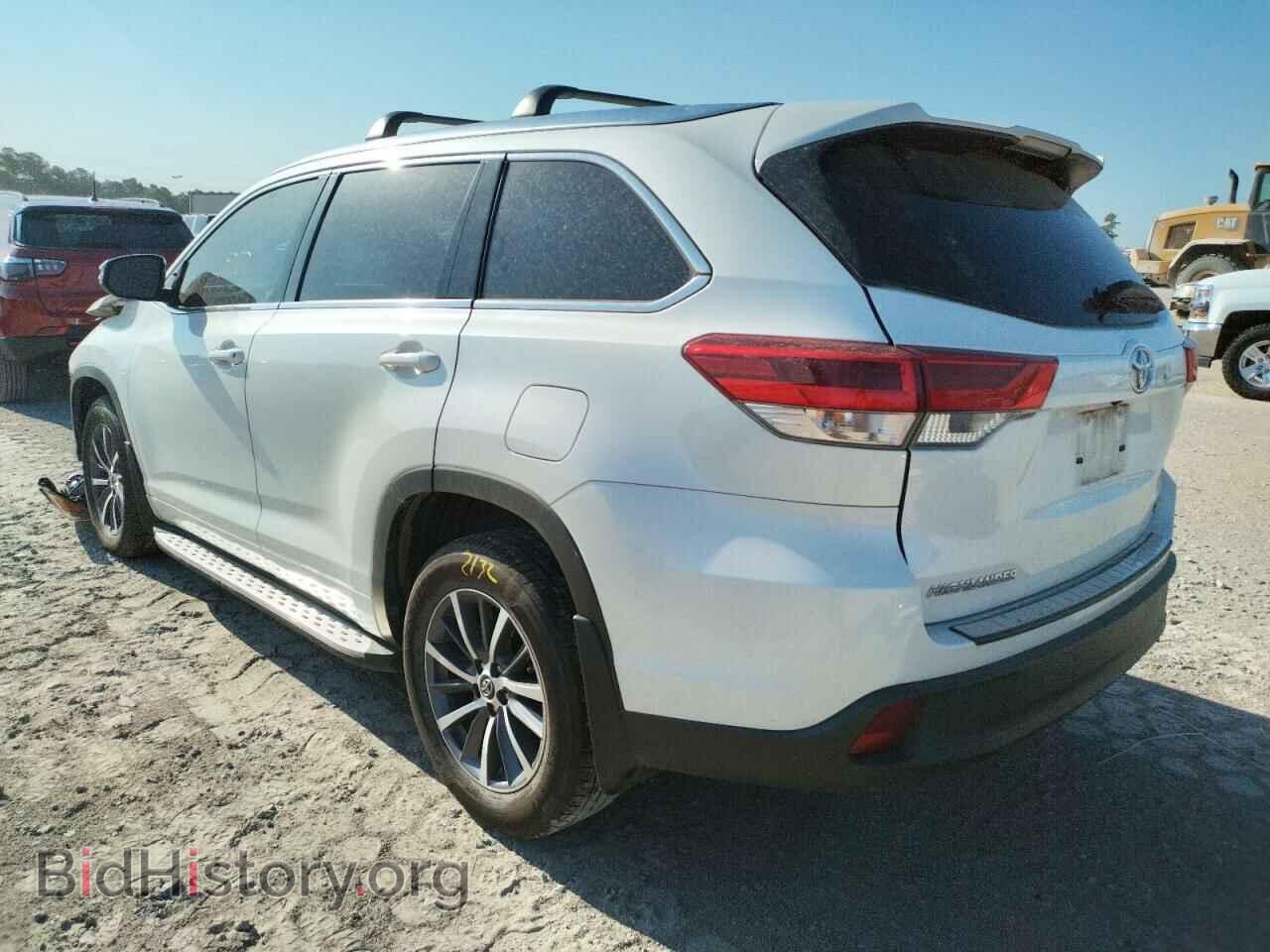 2017 TOYOTA HIGHLANDER - VIN: 5TDKZRFH4HS523711 - Фото 3
