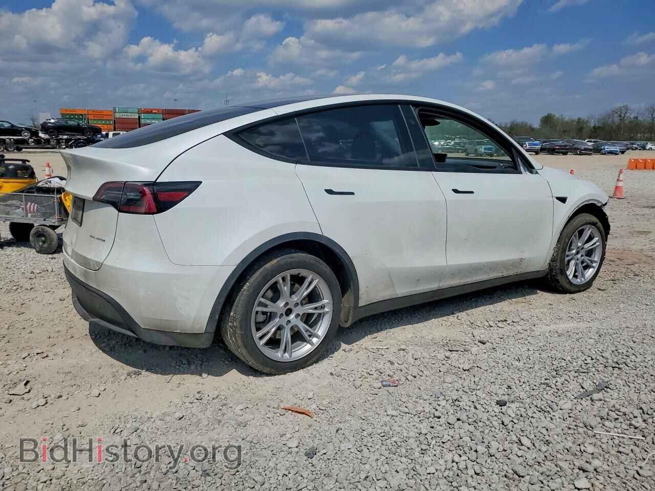 2024 TESLA MODEL Y - VIN: 7SAYGDEE0RF036055 - Фото 3
