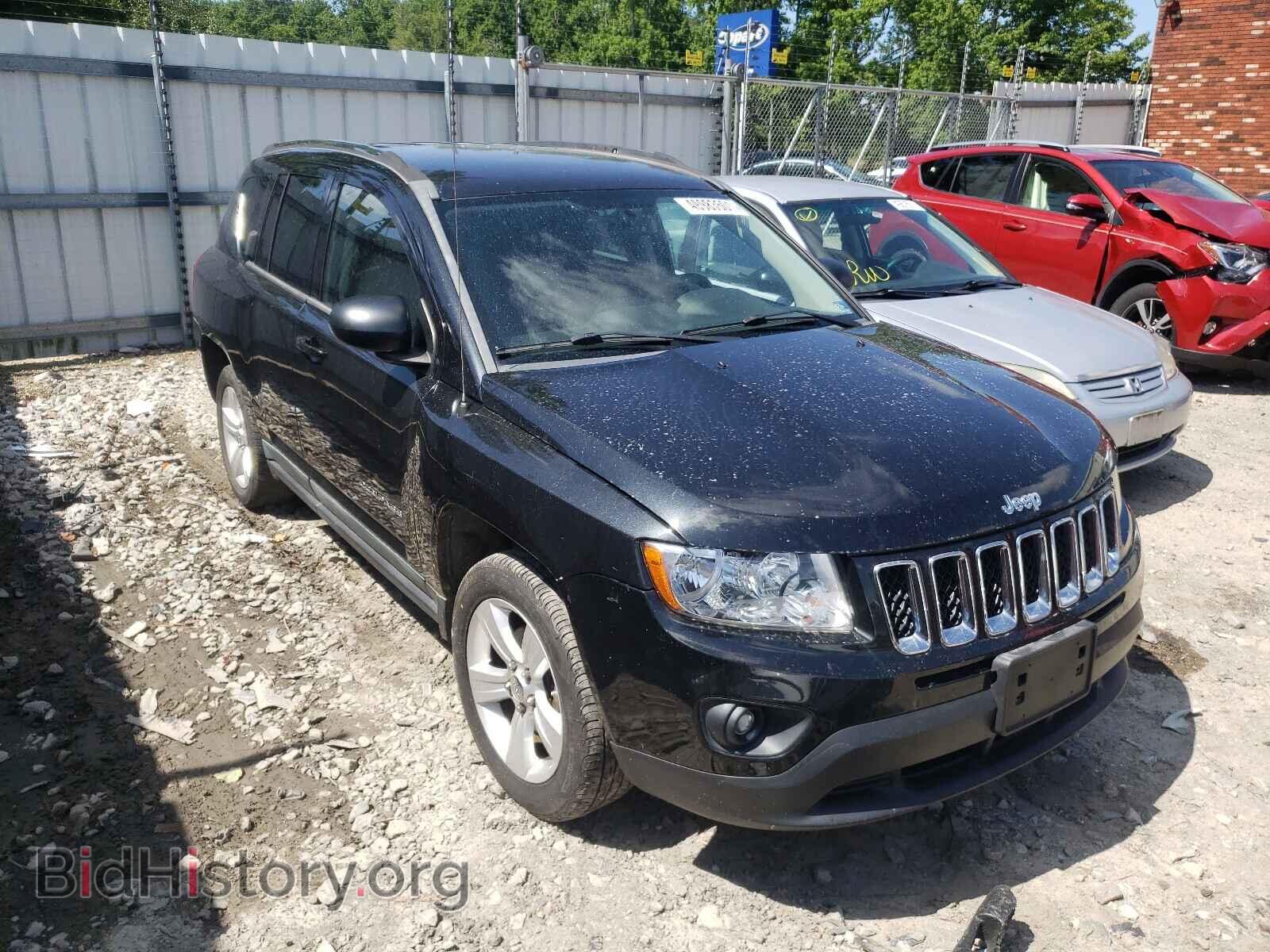 Photo 1J4NF1FB4BD223179 - JEEP COMPASS 2011