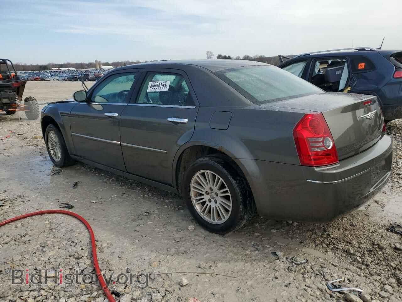 2010 CHRYSLER 300 - VIN: 2C3CA5CV5AH193519 - Фото 2