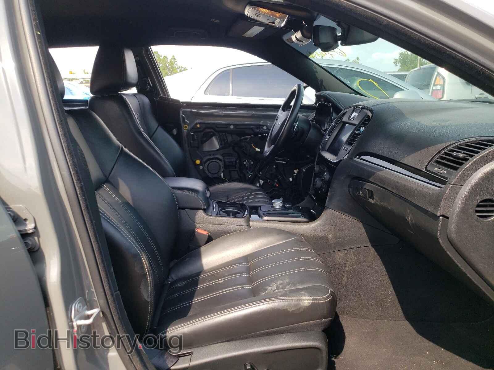 2019 CHRYSLER 300 - VIN: 2C3CCABG7KH628810 - Фото 5