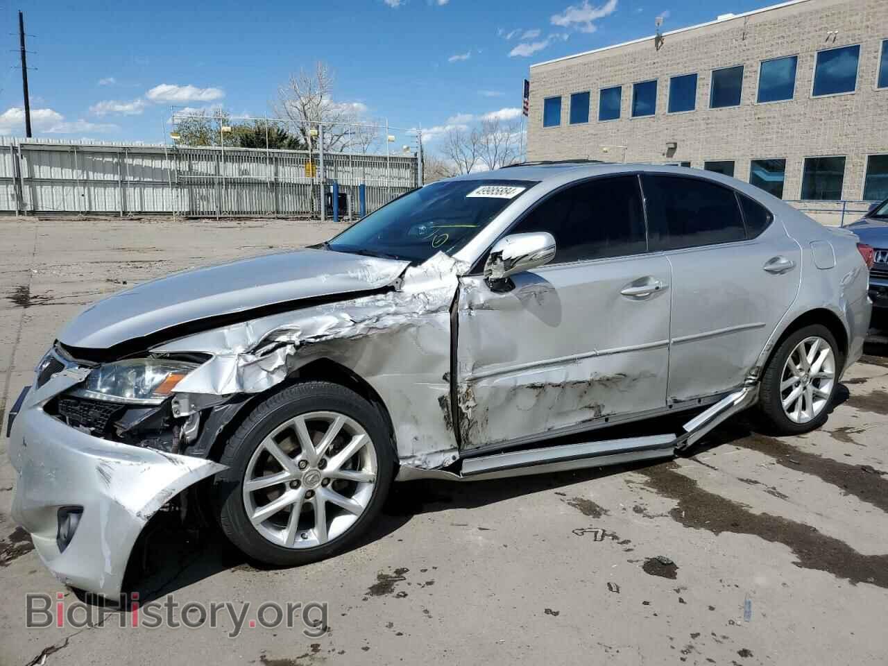 Photo JTHCF5C20C5053406 - LEXUS IS 2012