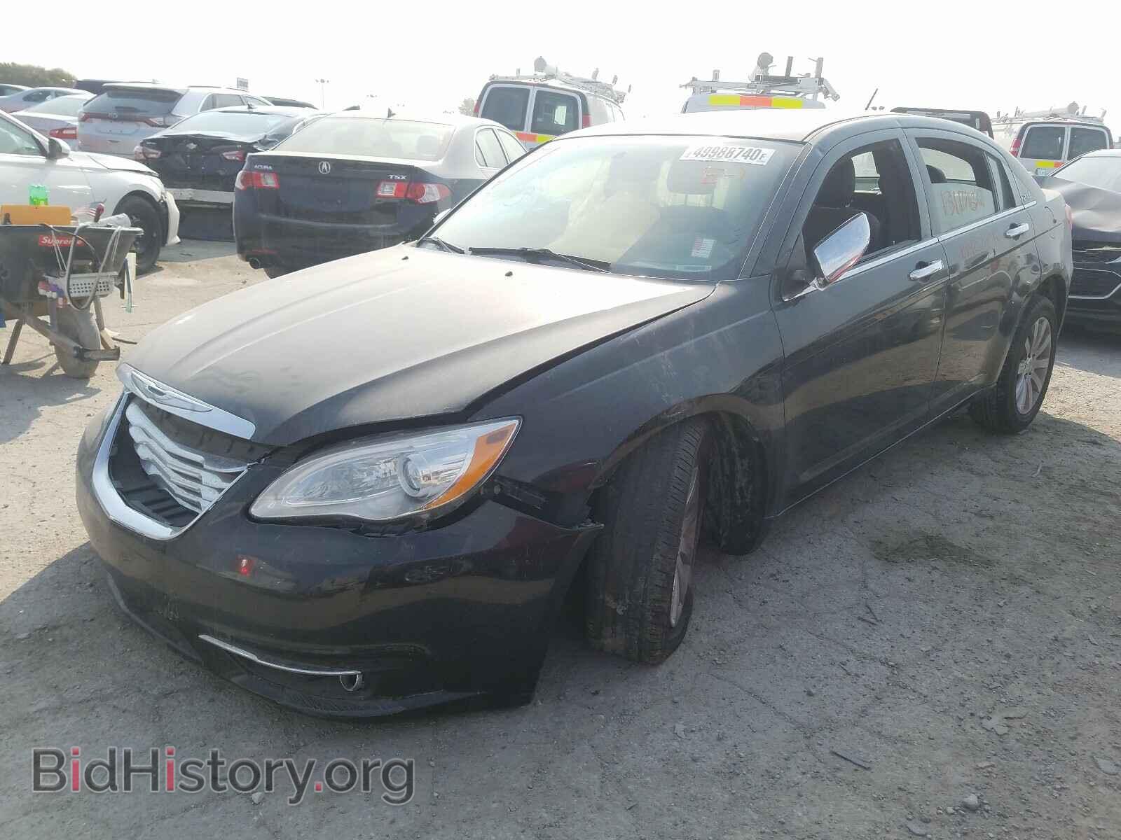2013 CHRYSLER 200 - VIN: 1C3CCBCG5DN724143 - Фото 2