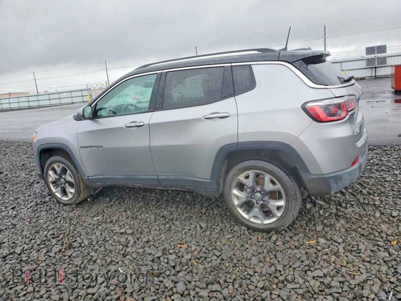 2018 Jeep COMPASS (VIN 3C4NJDCB0JT329051) — photo 2 of 12