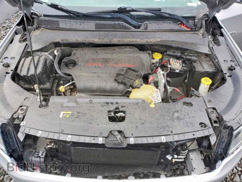 2018 Jeep COMPASS (VIN 3C4NJDCB0JT329051) — photo 11 of 12