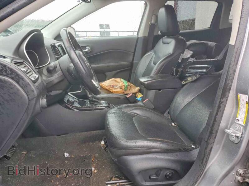 2018 Jeep COMPASS (VIN 3C4NJDCB0JT329051) — photo 7 of 12