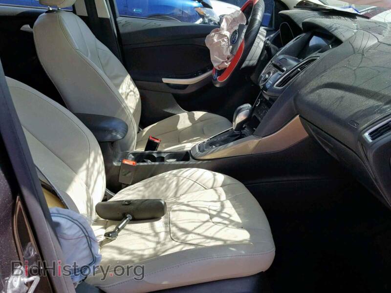 2016 Ford FOCUS (VIN 1FADP3N27GL315935) — фото 5 из 10