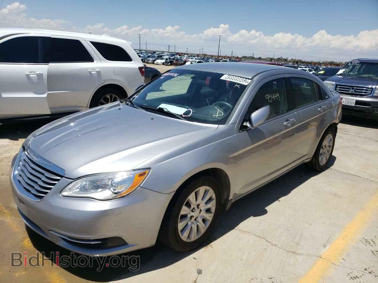 2013 CHRYSLER 200 - VIN: 1C3CCBAB5DN561257 - Фото 2