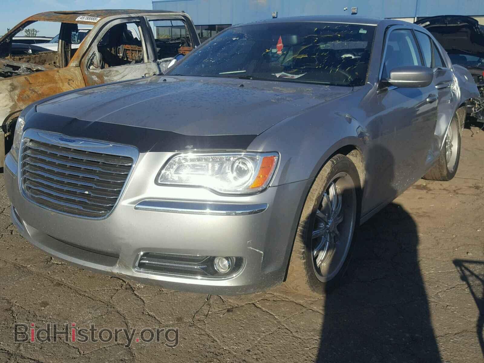 2013 CHRYSLER 300 - VIN: 2C3CCAAG5DH709860 - Фото 2