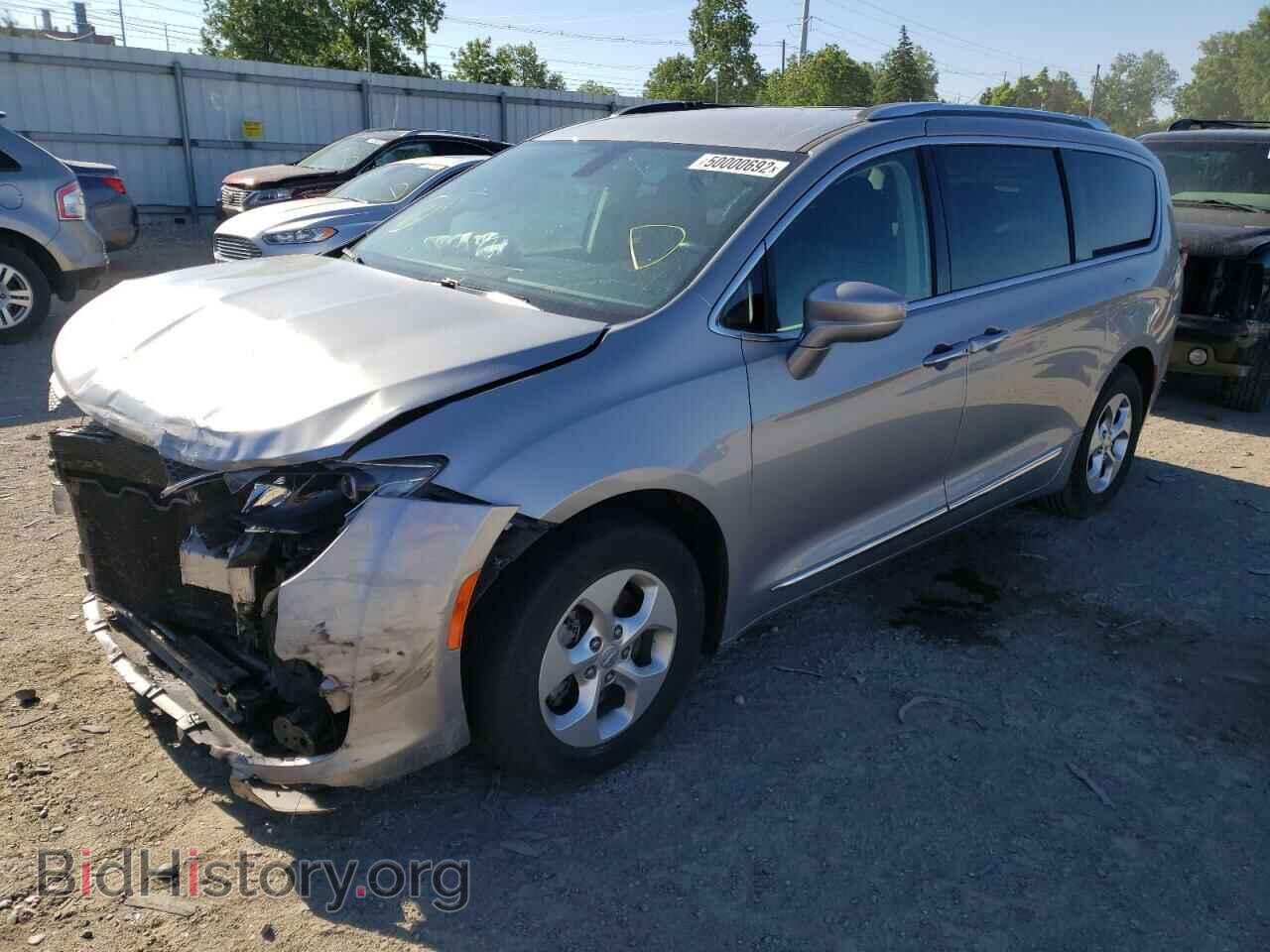 2017 CHRYSLER PACIFICA - VIN: 2C4RC1EG2HR652890 - Photo 2