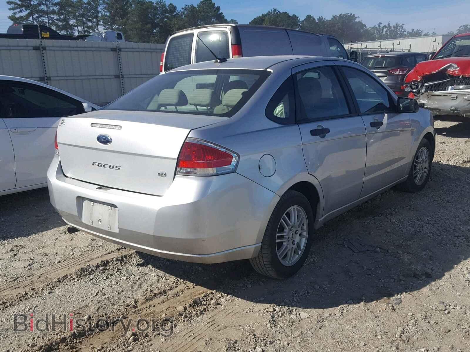 2011 FORD FOCUS - VIN: 1FAHP3FN8BW141018 - Photo 4