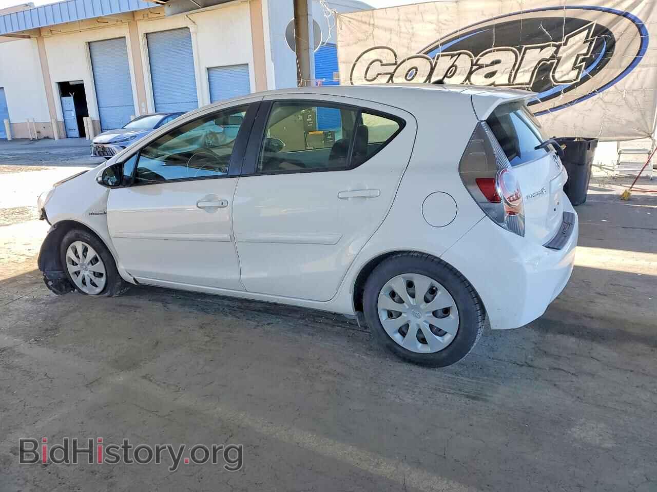 2012 TOYOTA PRIUS - VIN: JTDKDTB39C1521402 - Фото 2