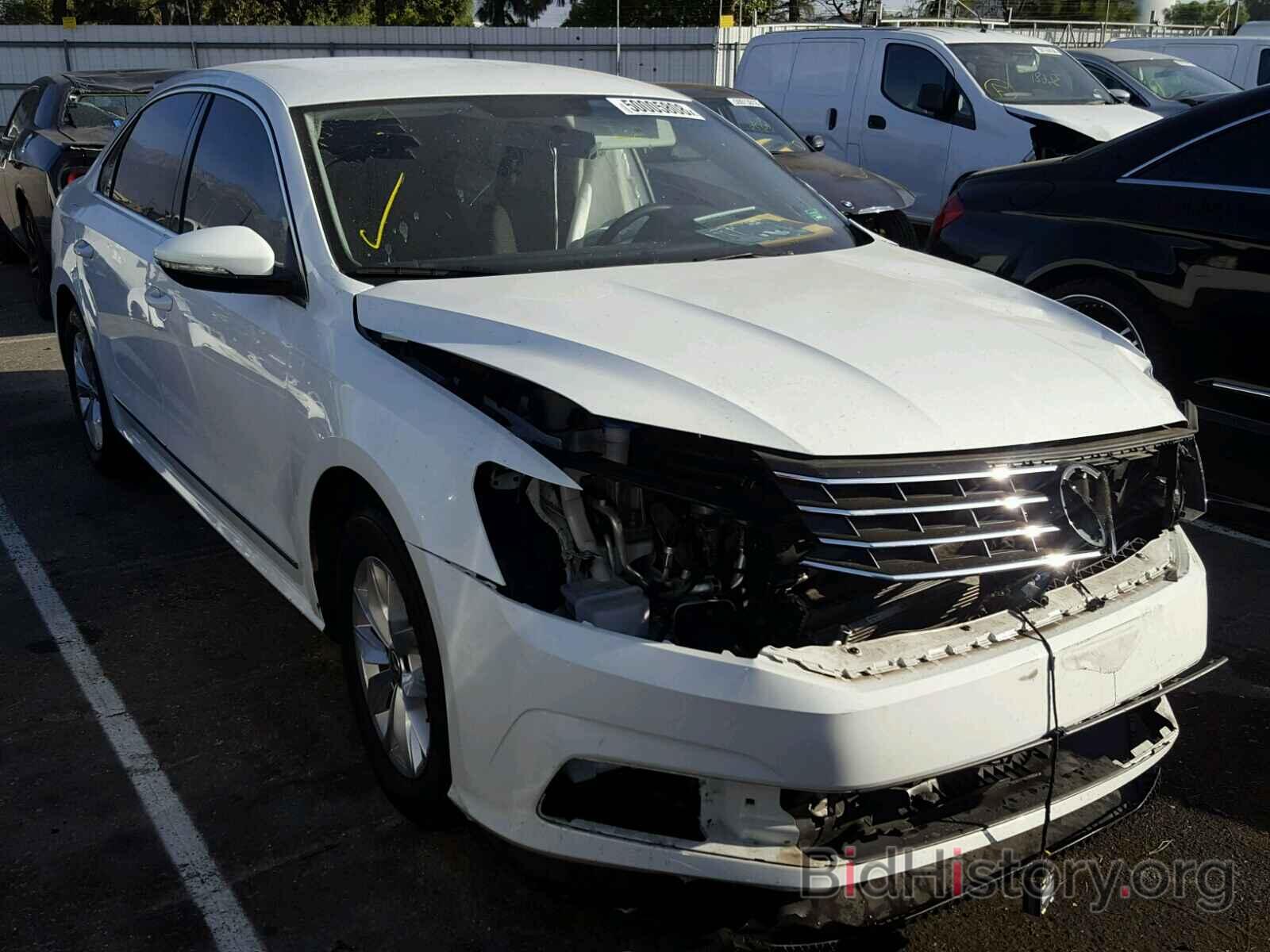 Photo 1VWAT7A35HC051921 - VOLKSWAGEN PASSAT 2017