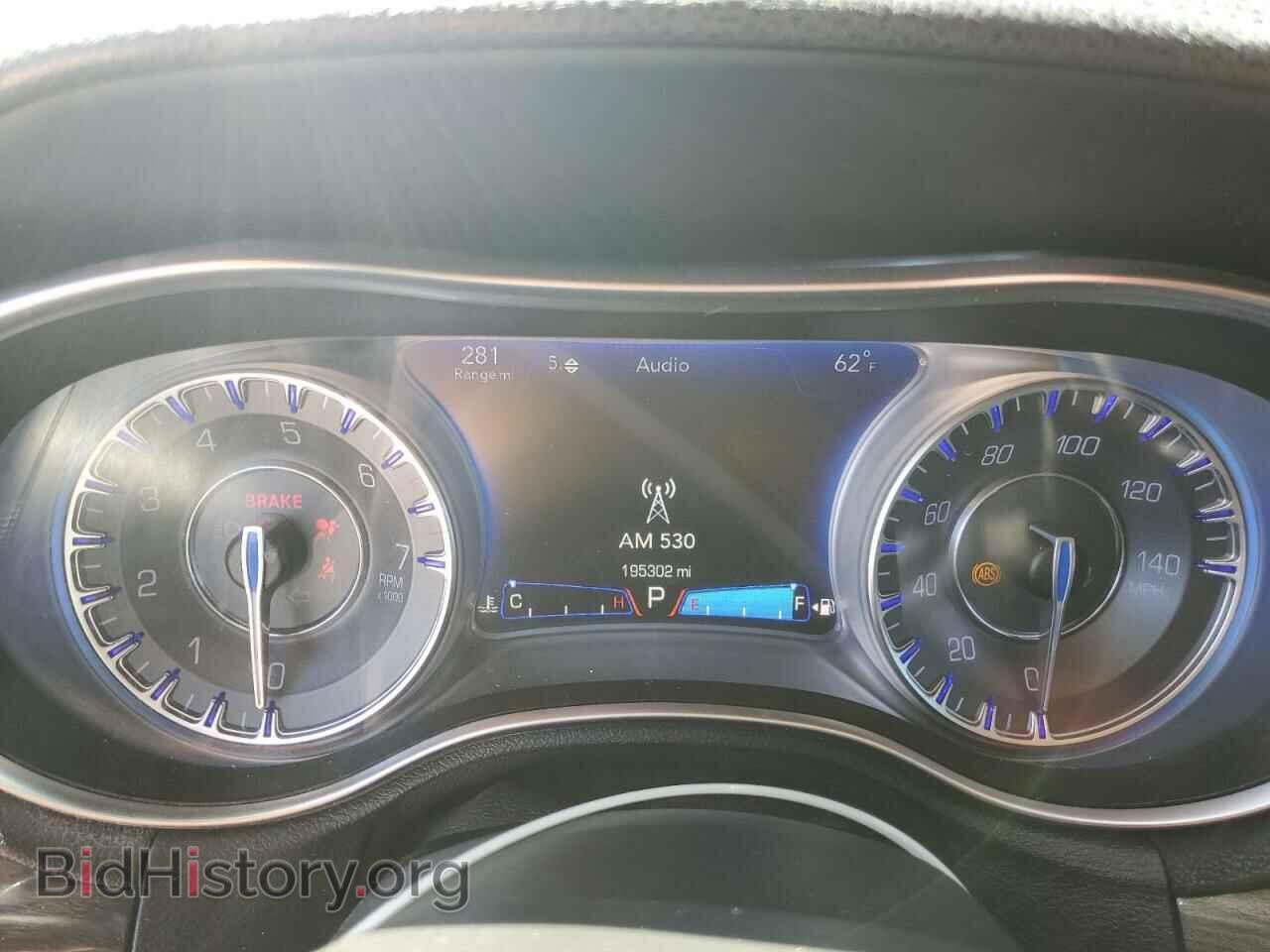 2018 CHRYSLER 300 - VIN: 2C3CCAAGXJH208264 - Фото 9