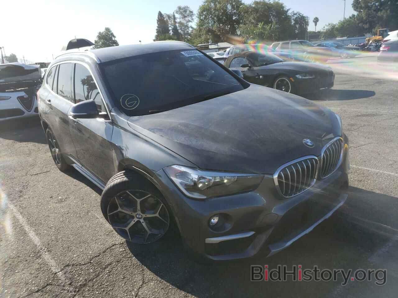 Фотография WBXHU7C31J3H43021 - BMW X1 2018