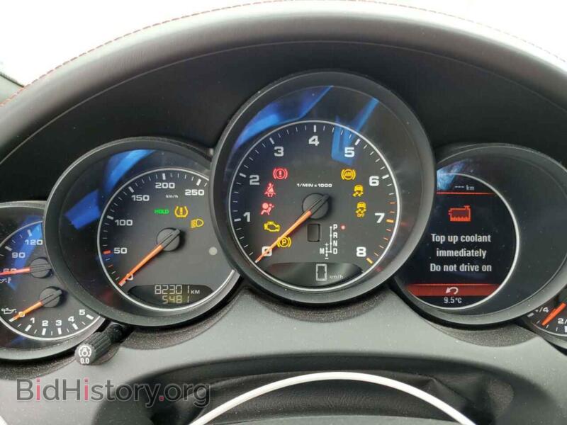 2018 Porsche CAYENNE (VIN WP1AA2A26JKA04474) — photo 9 of 14