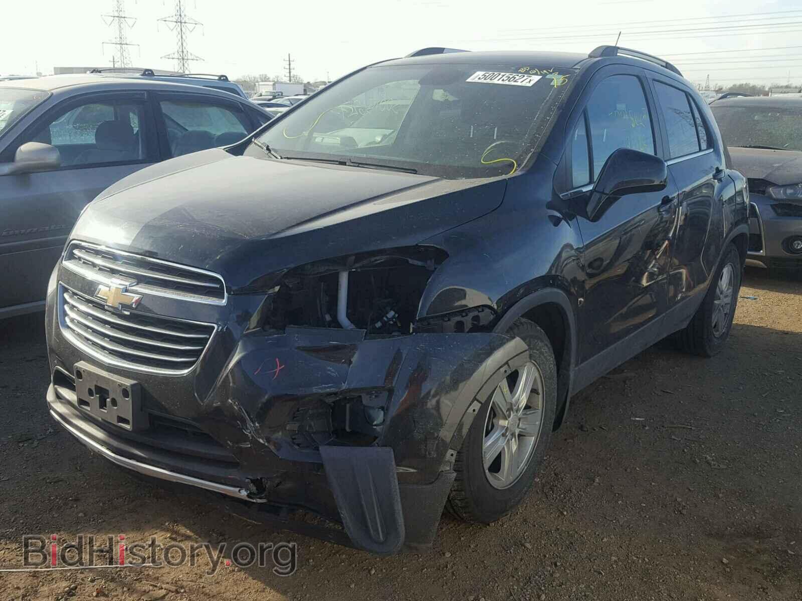 2015 CHEVROLET TRAX - VIN: 3GNCJLSB2FL176433 - Фото 2