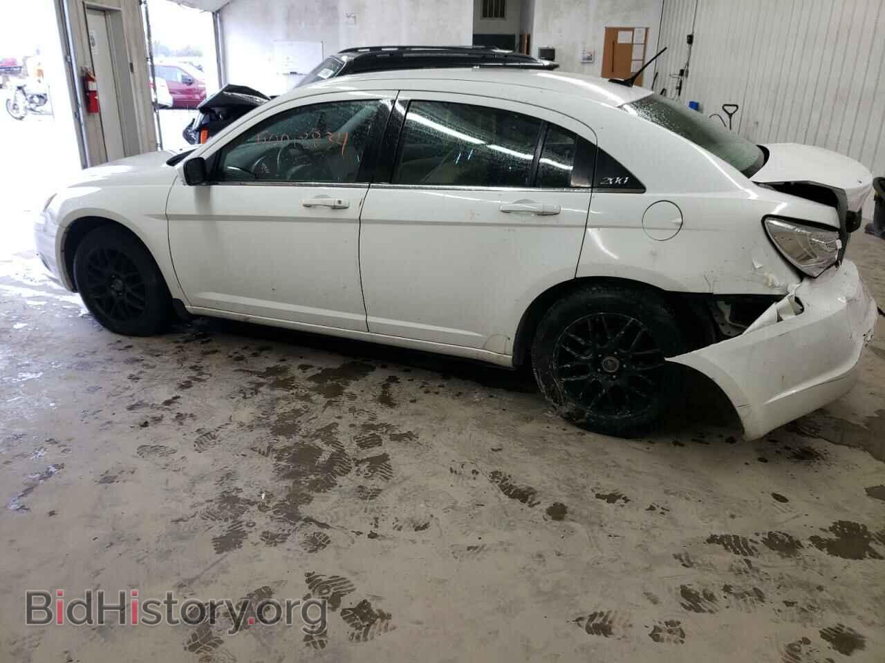 2014 CHRYSLER 200 - VIN: 1C3CCBABXEN170364 - Фото 2