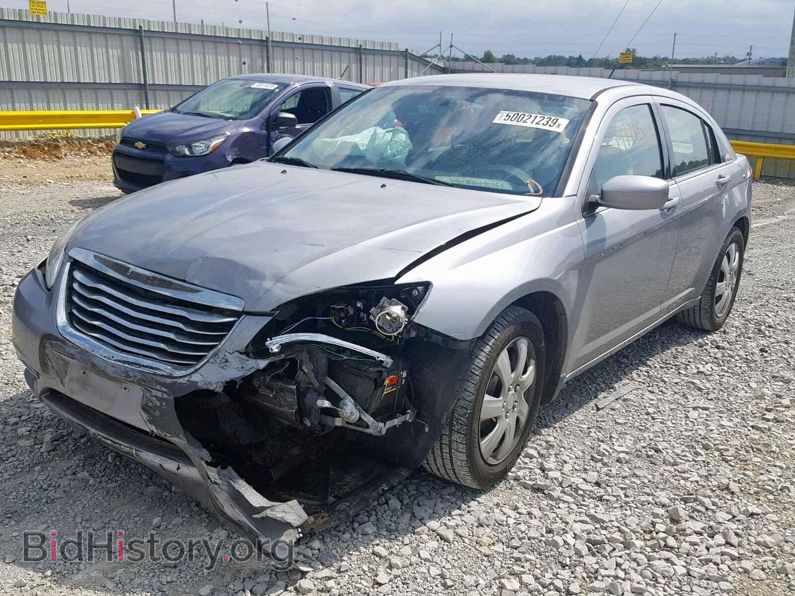 2013 CHRYSLER 200 - VIN: 1C3CCBAB9DN689730 - Фото 2