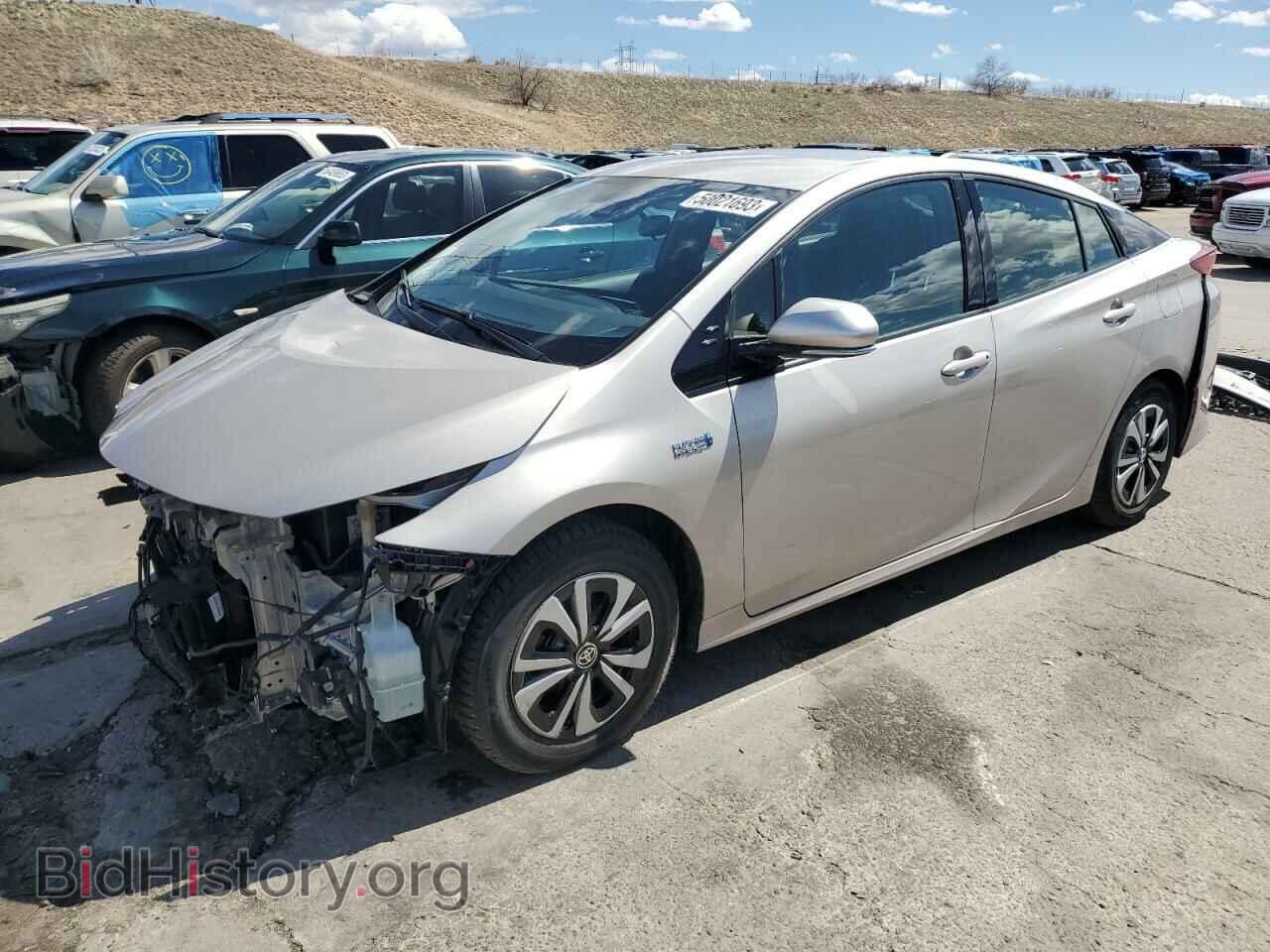 Фотография JTDKARFP6H3066996 - TOYOTA PRIUS 2017