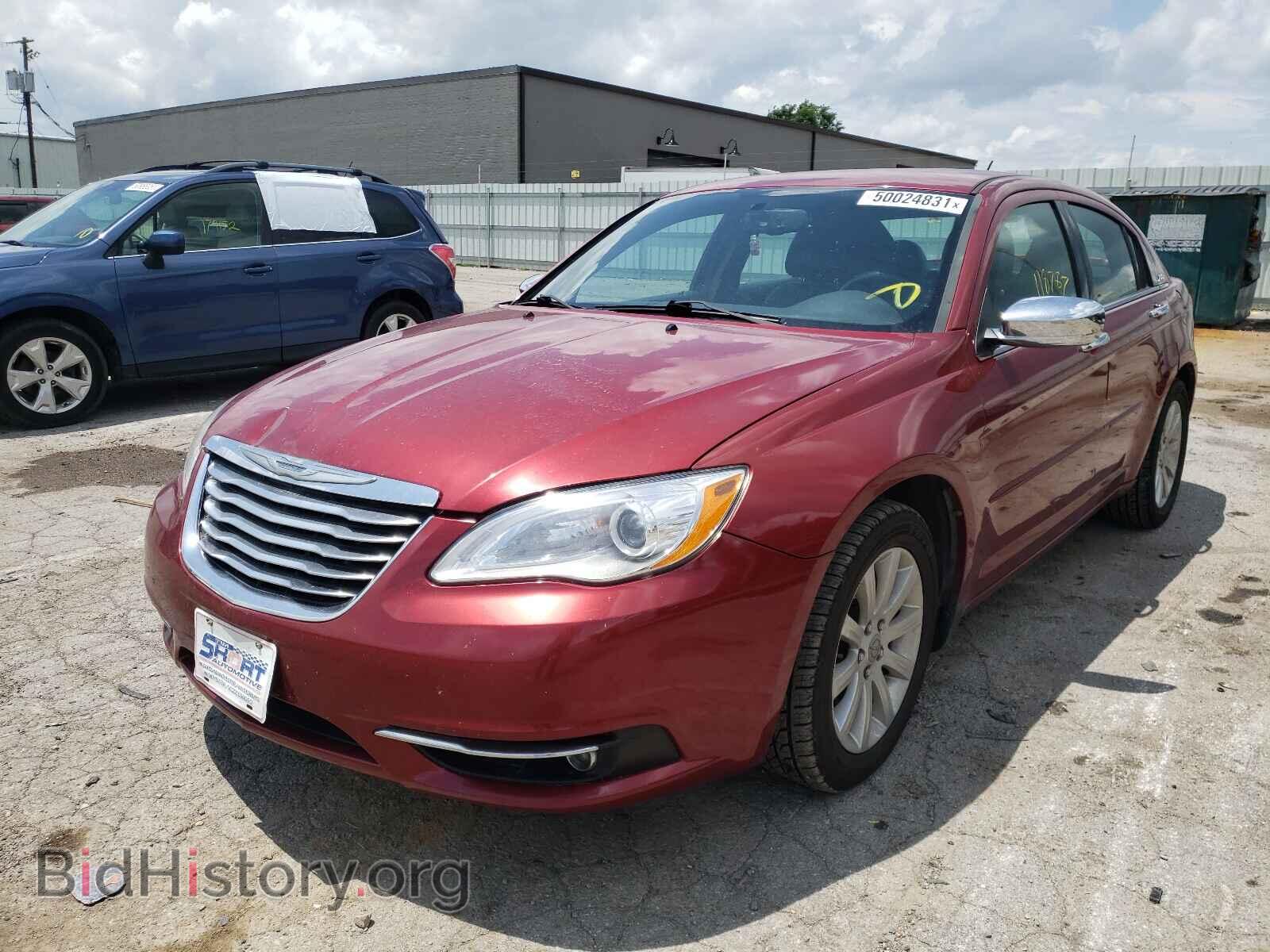 2013 CHRYSLER 200 - VIN: 1C3CCBCGXDN559030 - Фото 2