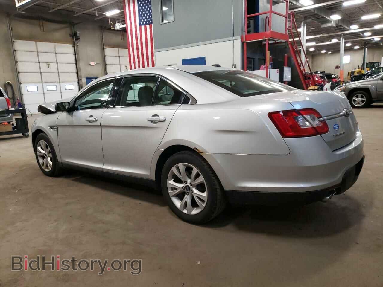 2011 FORD TAURUS - VIN: 1FAHP2EW0BG124972 - Фото 2