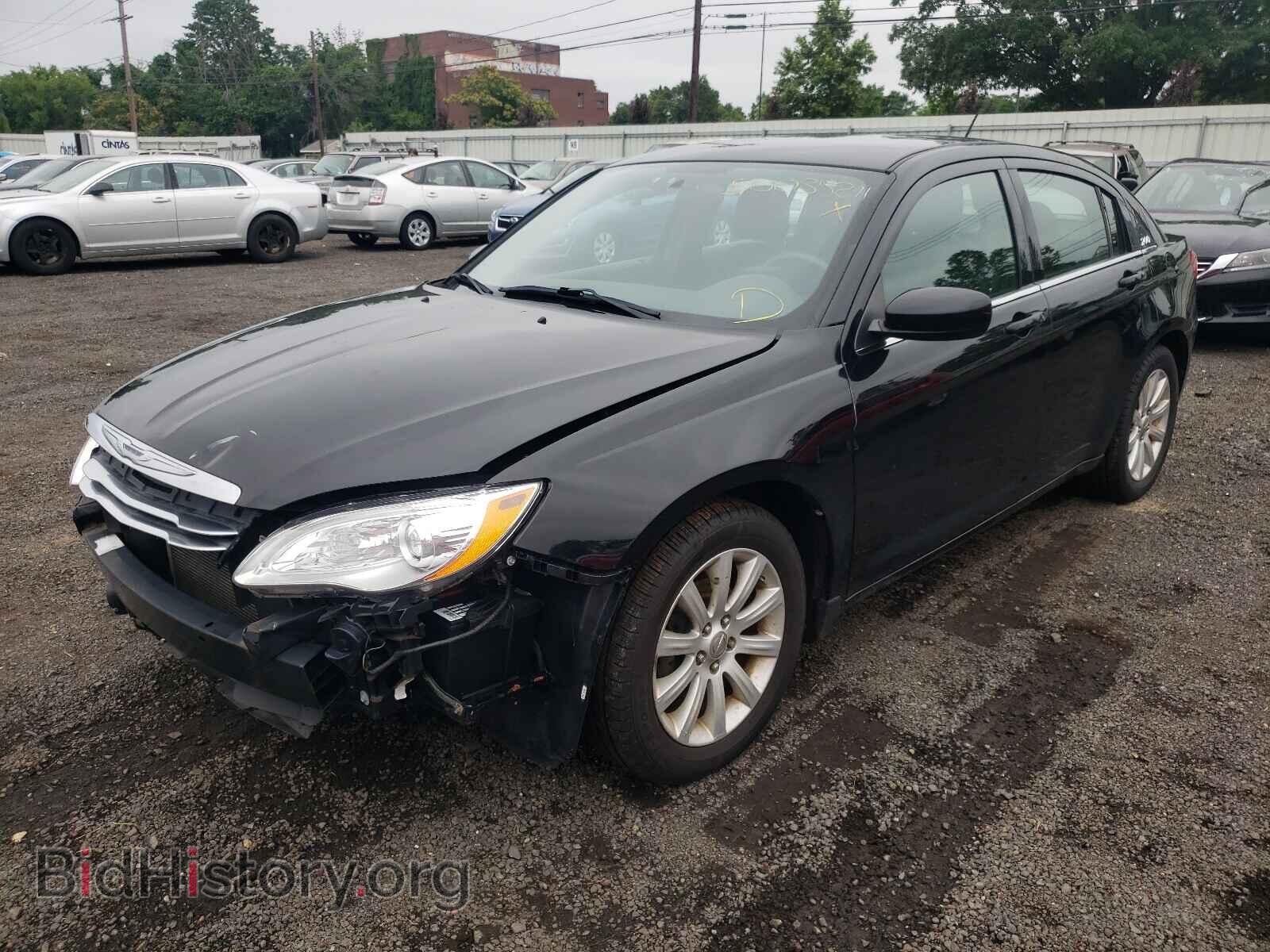 2013 CHRYSLER 200 - VIN: 1C3CCBBG8DN569069 - Фото 2