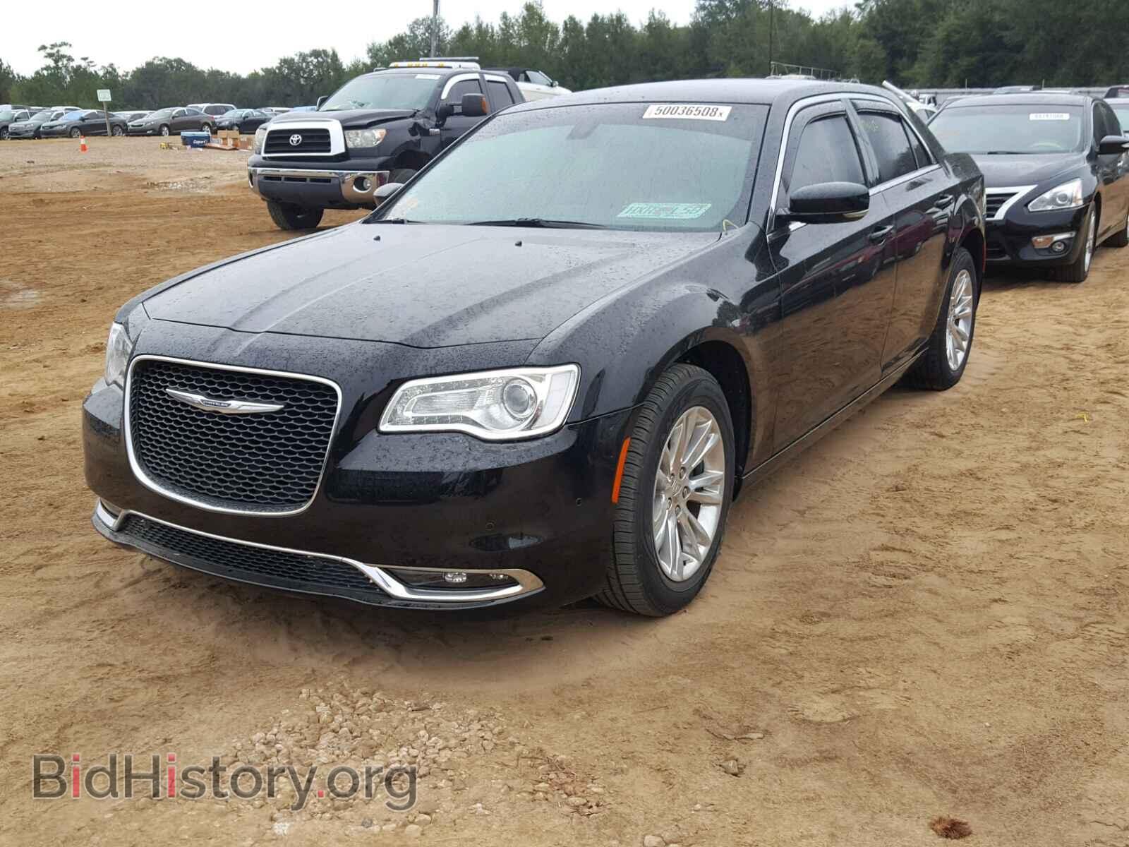 2017 CHRYSLER 300 - VIN: 2C3CCAAG1HH506650 - Фото 2