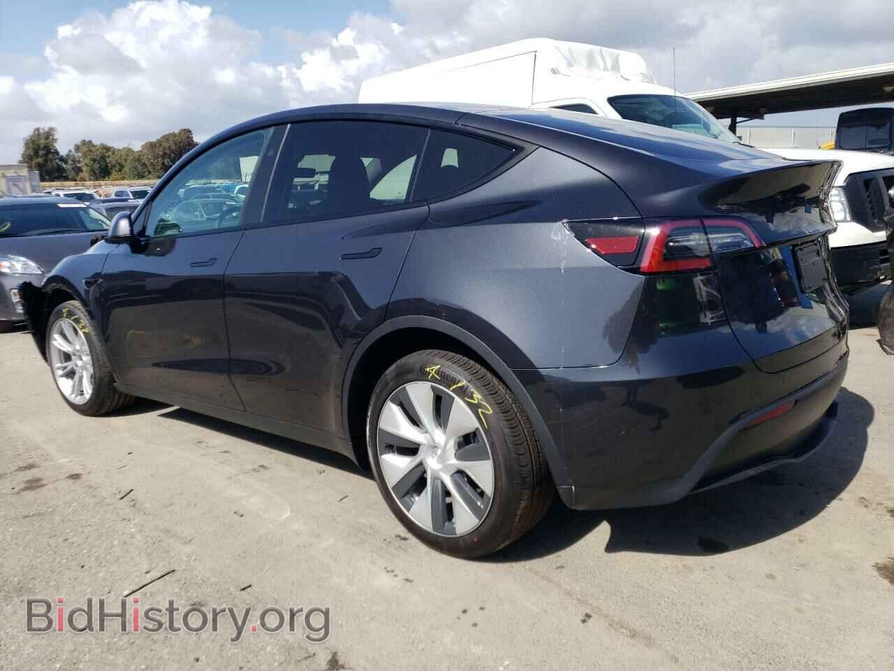 2024 TESLA MODEL Y - VIN: 7SAYGDEE7RF031564 - Фото 2