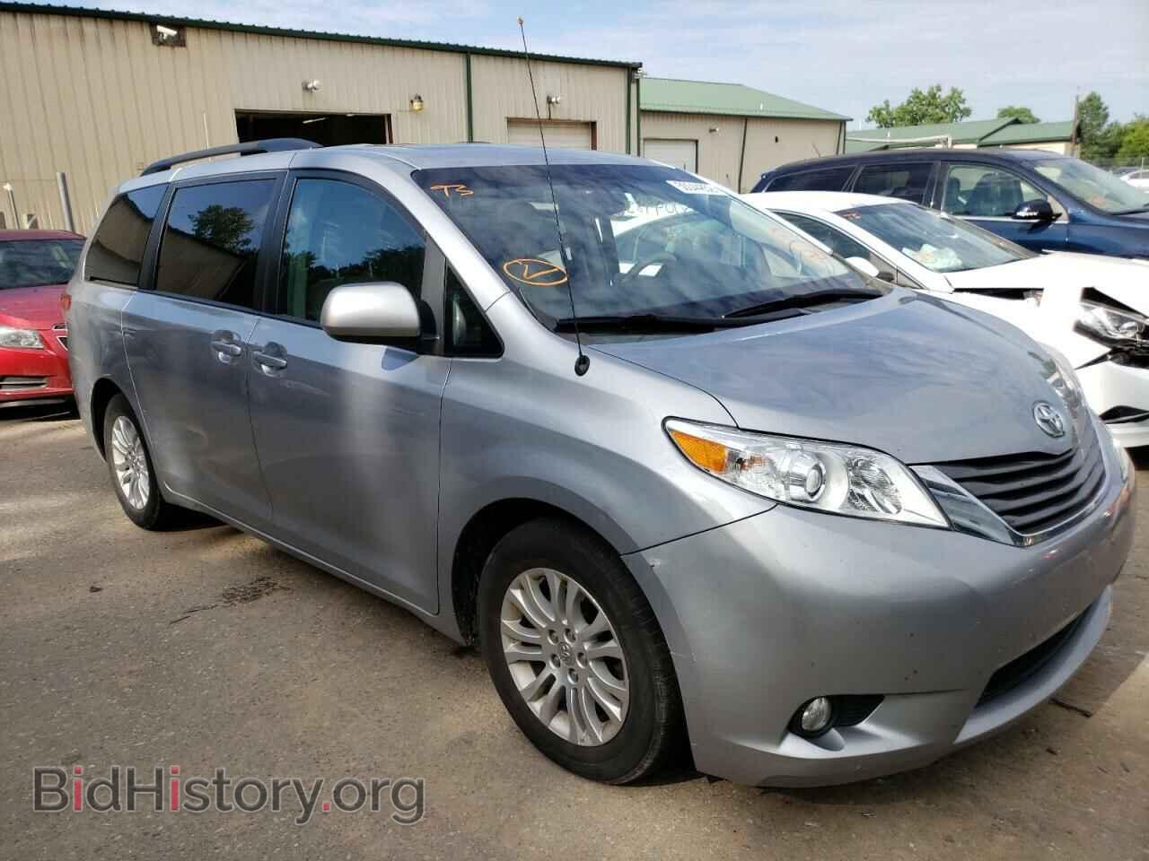 Фотография 5TDYK3DC3DS389853 - TOYOTA SIENNA 2013