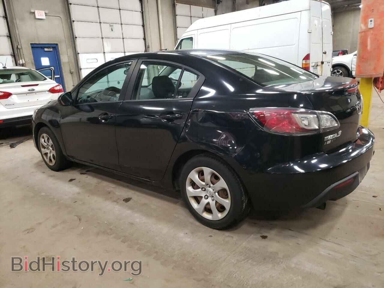 2011 MAZDA 3 - VIN: JM1BL1UF6B1369446 - Фото 2