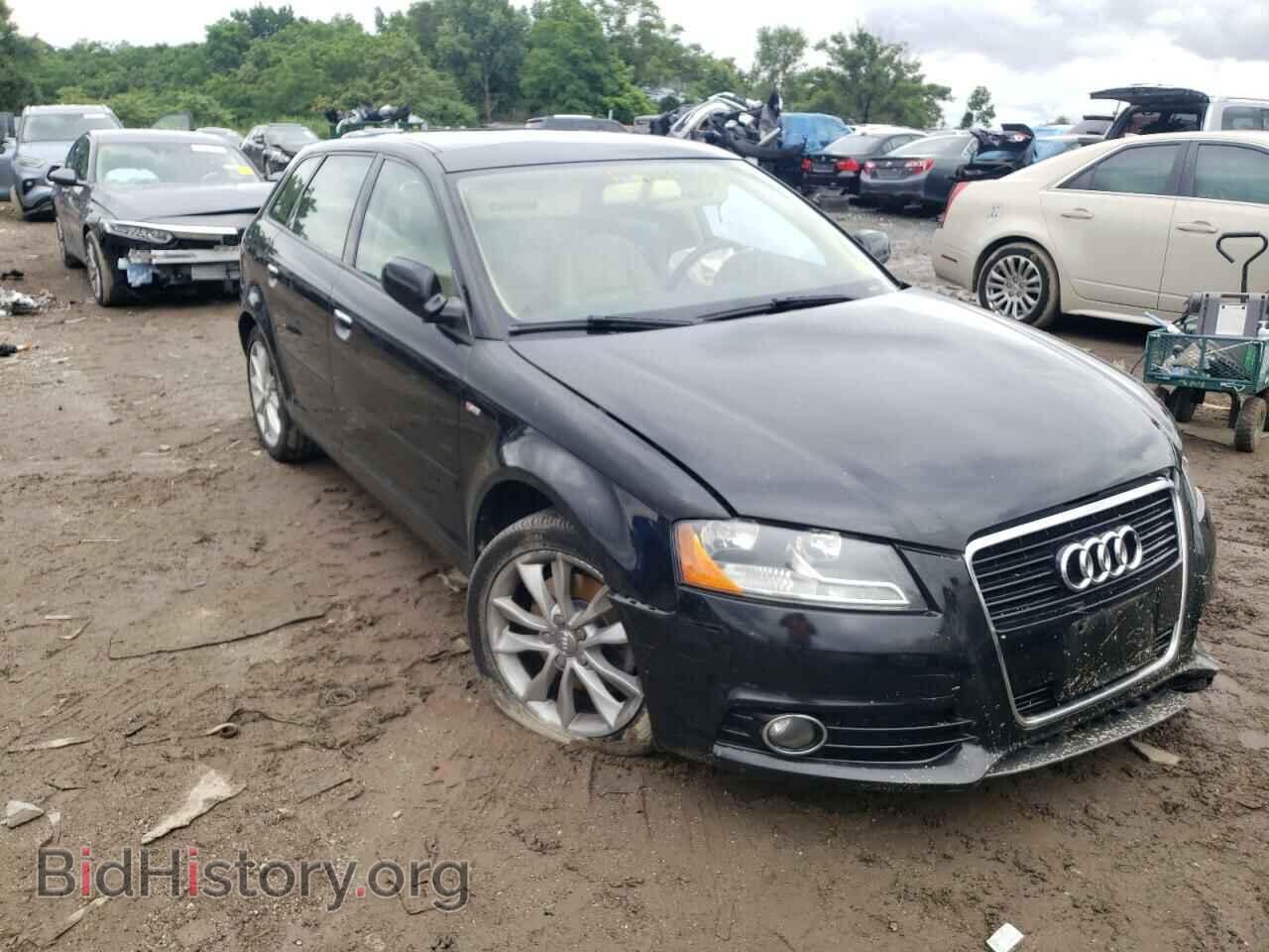 Фотография WAUBEAFM9CA054015 - AUDI A3 2012