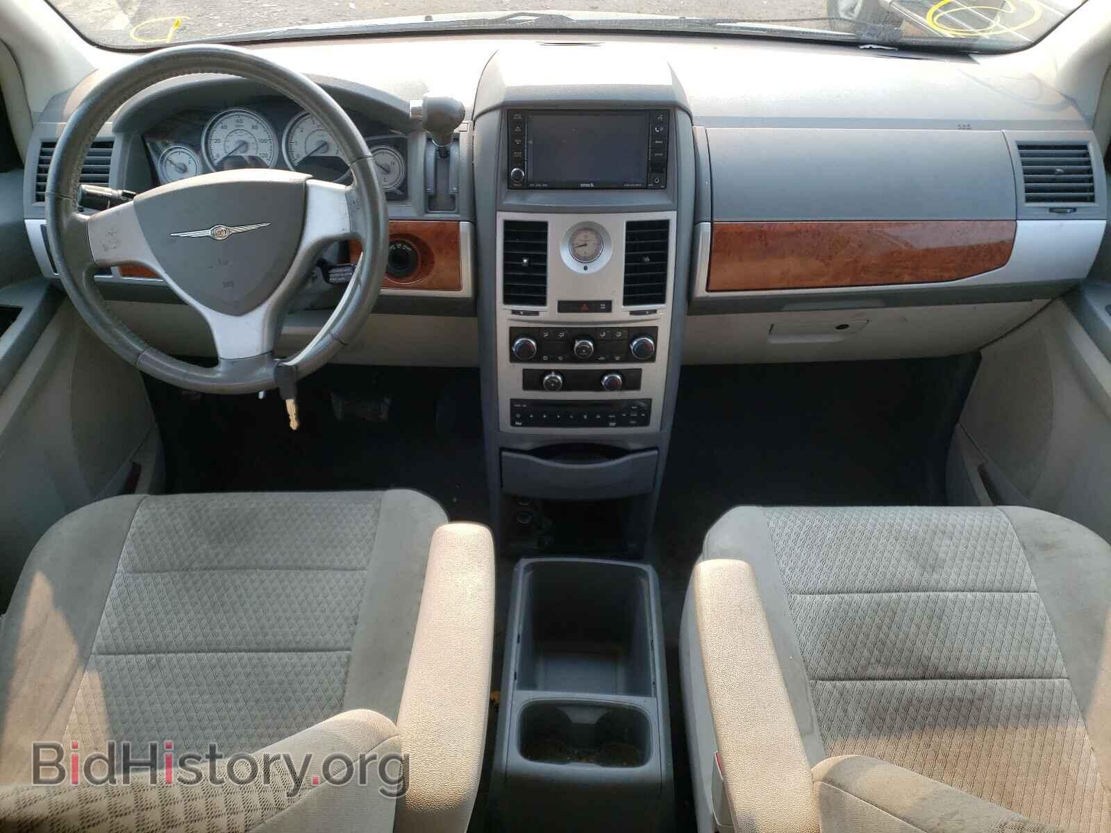 2009 CHRYSLER MINIVAN - VIN: 2A8HR54129R596636 - Фото 9