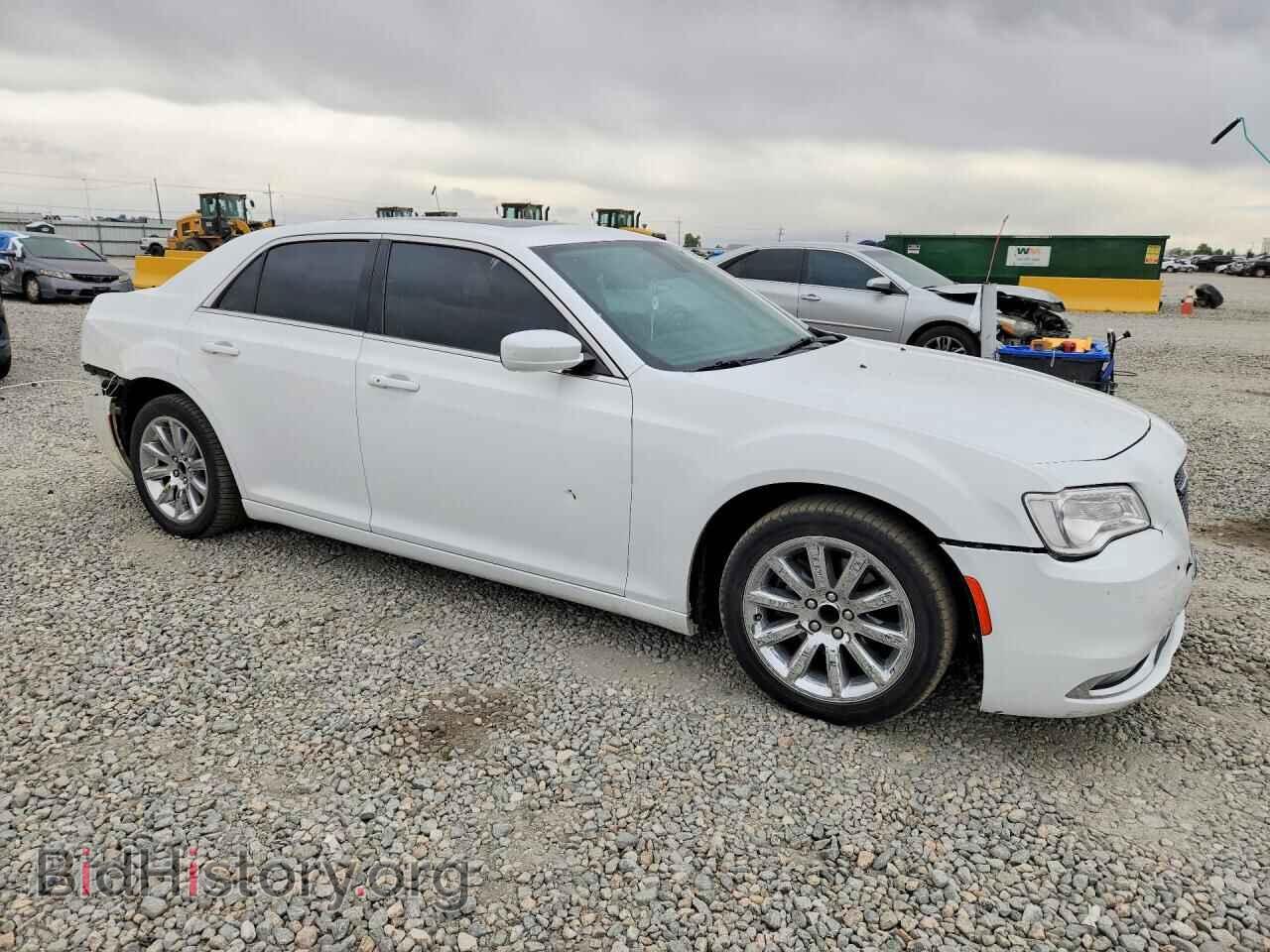 2017 CHRYSLER 300 - VIN: 2C3CCAAG6HH508202 - Фото 4
