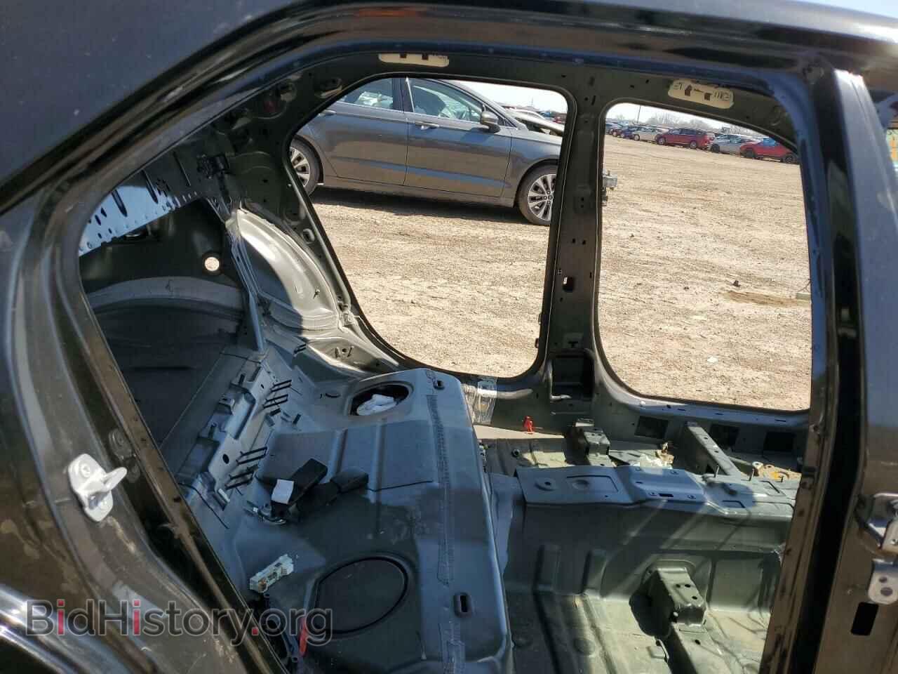 2017 CHRYSLER 300 - VIN: 2C3CCAGG6HH604077 - Фото 10