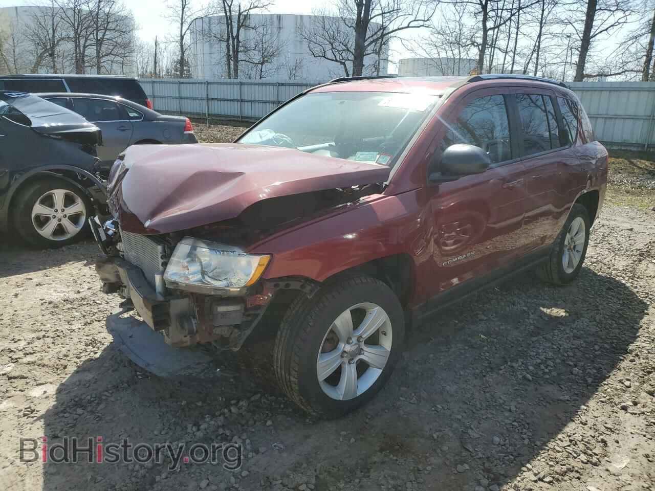 Photo 1J4NF1FB2BD202072 - JEEP COMPASS 2011